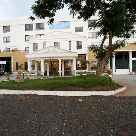 Sanskruti Heritage Resort Ширди Экстерьер фото